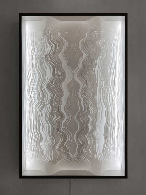 Solange-Heilekotter-BACKLIGHT-ELBRAM,-dibujo-y-recorte-manual-sobre-lamina-sintetica-en-caja-de-luz-led-125-x-85-cm-5950000-galeria-la-sala