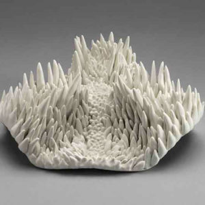 pilar-maturana,-pleques-III,-porcelana,-30-x-30-x-16-cm-1015000-galeria-la-sala