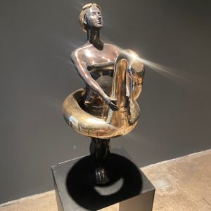Ignacio Gana FLAMINGO GIRL, BRONCE Y BASE FIERRO, 160 CM DE ALTO, 8950000