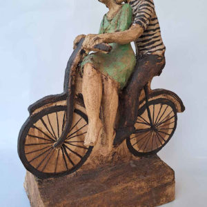 Maria-Eliana-Herrera,-Pareja-en-bicicleta,-500000-galeria-la-sala