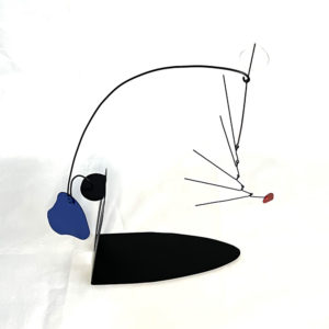 Mauricio-Russo-Escultura-Movil-Espada-de-Damocles-60x35cm-300000-galeria-la-sala