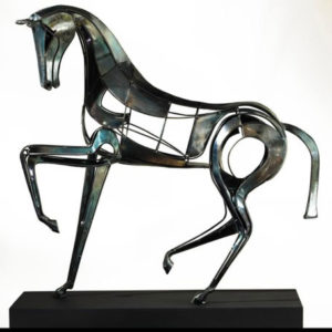 Juan-Mansilla-Caballo-Fierro-65-x-76-cm-incluye-pedestal-de-90-cm-2100000-galeria-la-sala