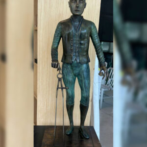 Jose-Garcia-Chibbaro-El-Aprendiz-Bronce-patinado-64-x-22-x-26-cm-11510000-galeria-arte-la-sala