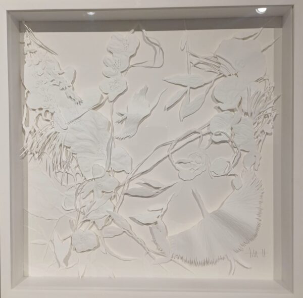 Tita-Hurtado-Fragmentos Blancos II Papel gofrado y calado 50 x 50 cm 380000 galeria la sala