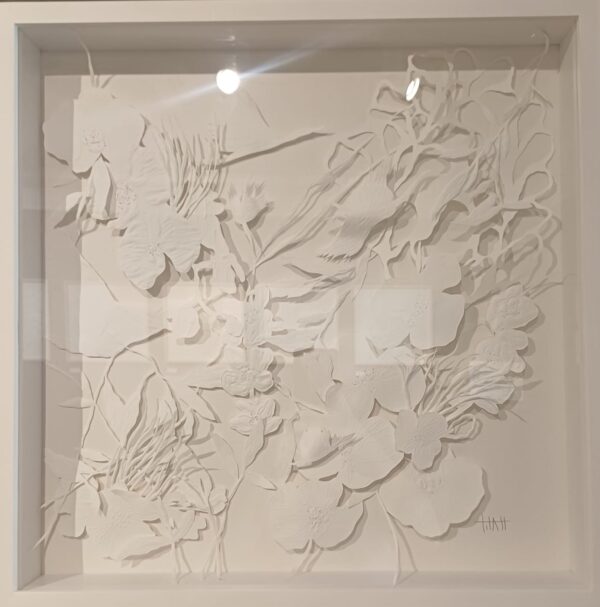 Tita-Hurtado-Fragmentos Blancos III Papel gofrado y calado 50 x 50 cm 380.000 galeria la sala
