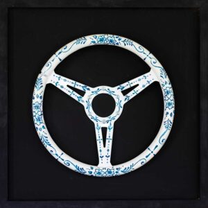 Felipe-Achondo-Volante-volante-de-auto-esmalte-y-acrilico-50-cm-de-diametro-955000-galeria-arte-la-sala